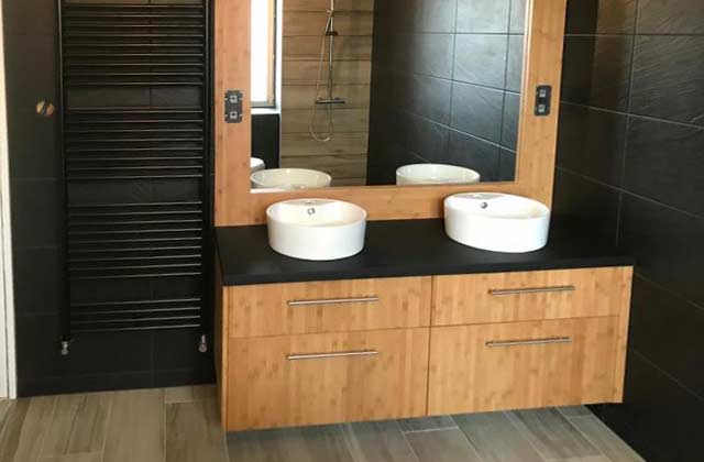 Revêtement mural et revêtement de sol